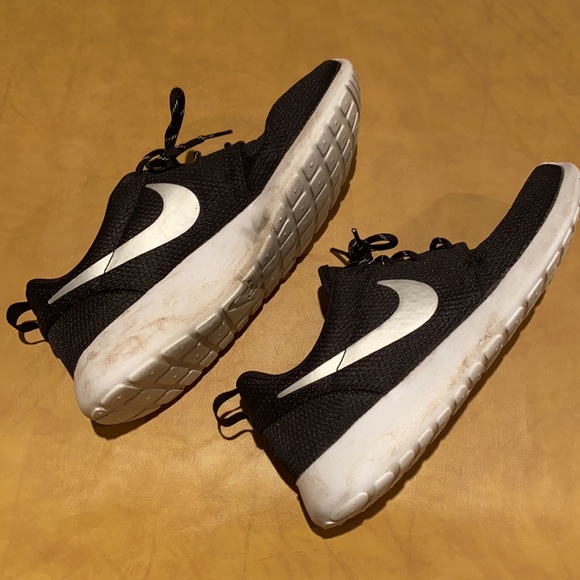 Nike runners - Picture 2 of 2
